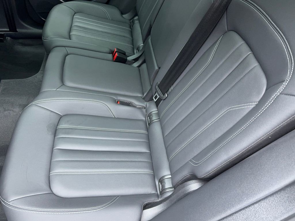 Used 2022 Audi Q5 2.0T Premium w/ Convenience Package image 44