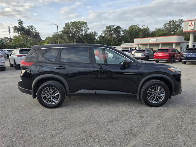 Used 2025 Nissan Rogue S image 3