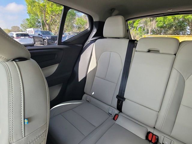 Used 2025 Volvo XC40 B5 Plus w/ Protection Package Premier image 4