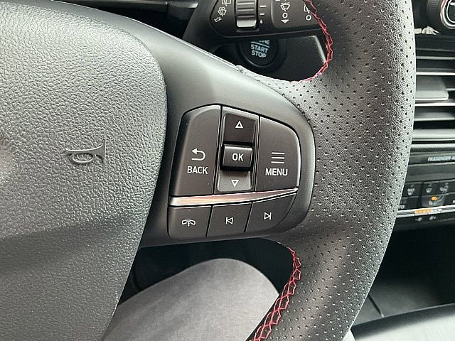 Used 2025 Ford Escape ST-Line image 28
