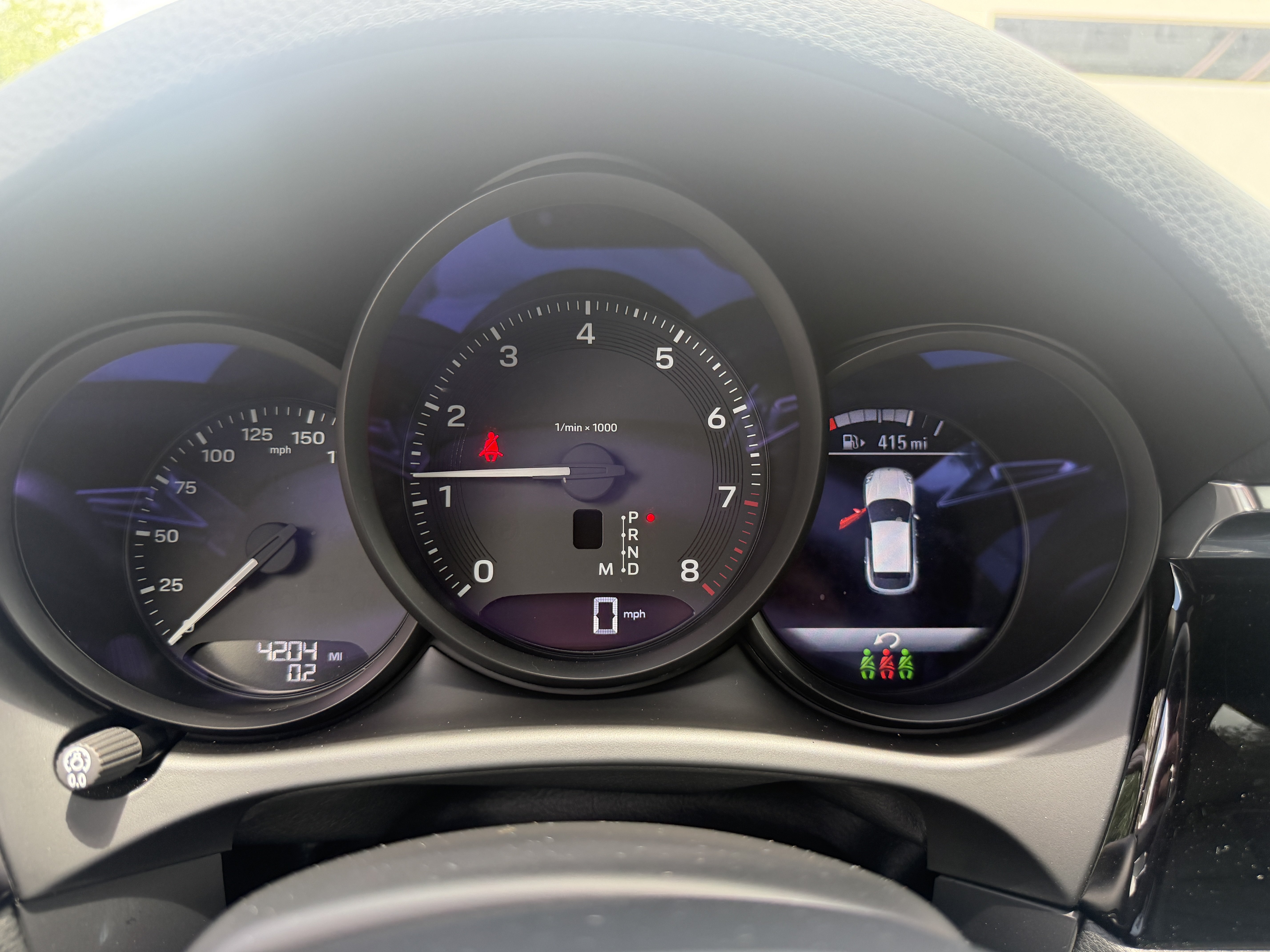 Certified 2025 Porsche Macan AWD/4WD image 32