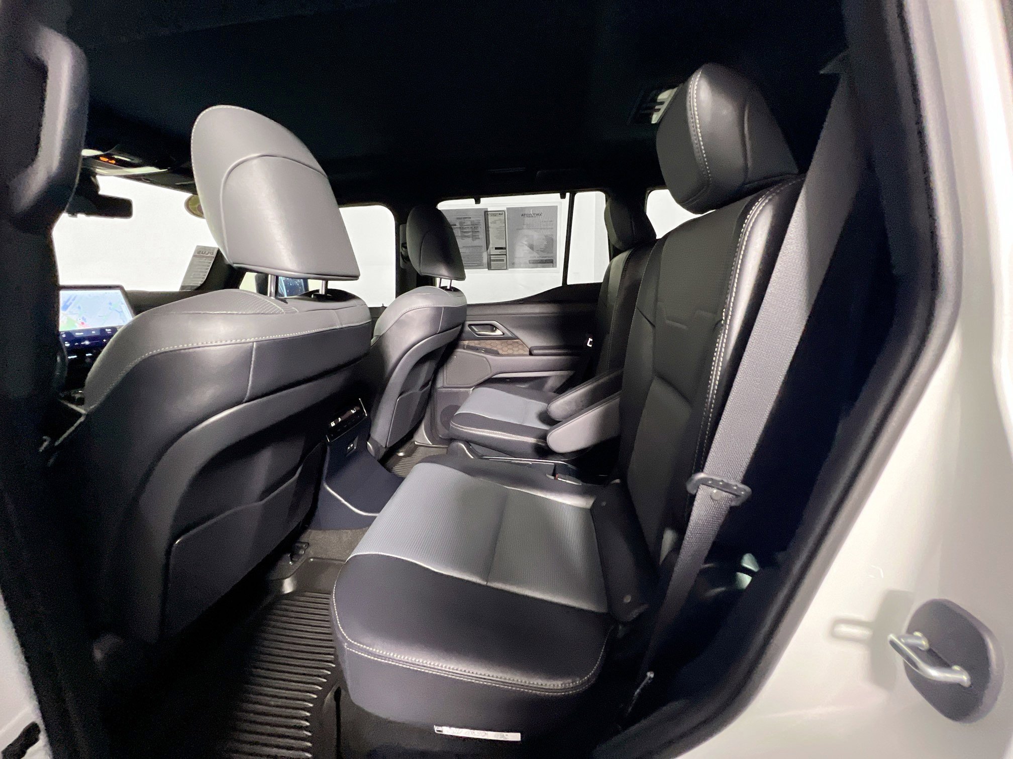 Used 2024 Lexus GX 550 w/ Accessory Package (Z1) AWD/4WD image 29