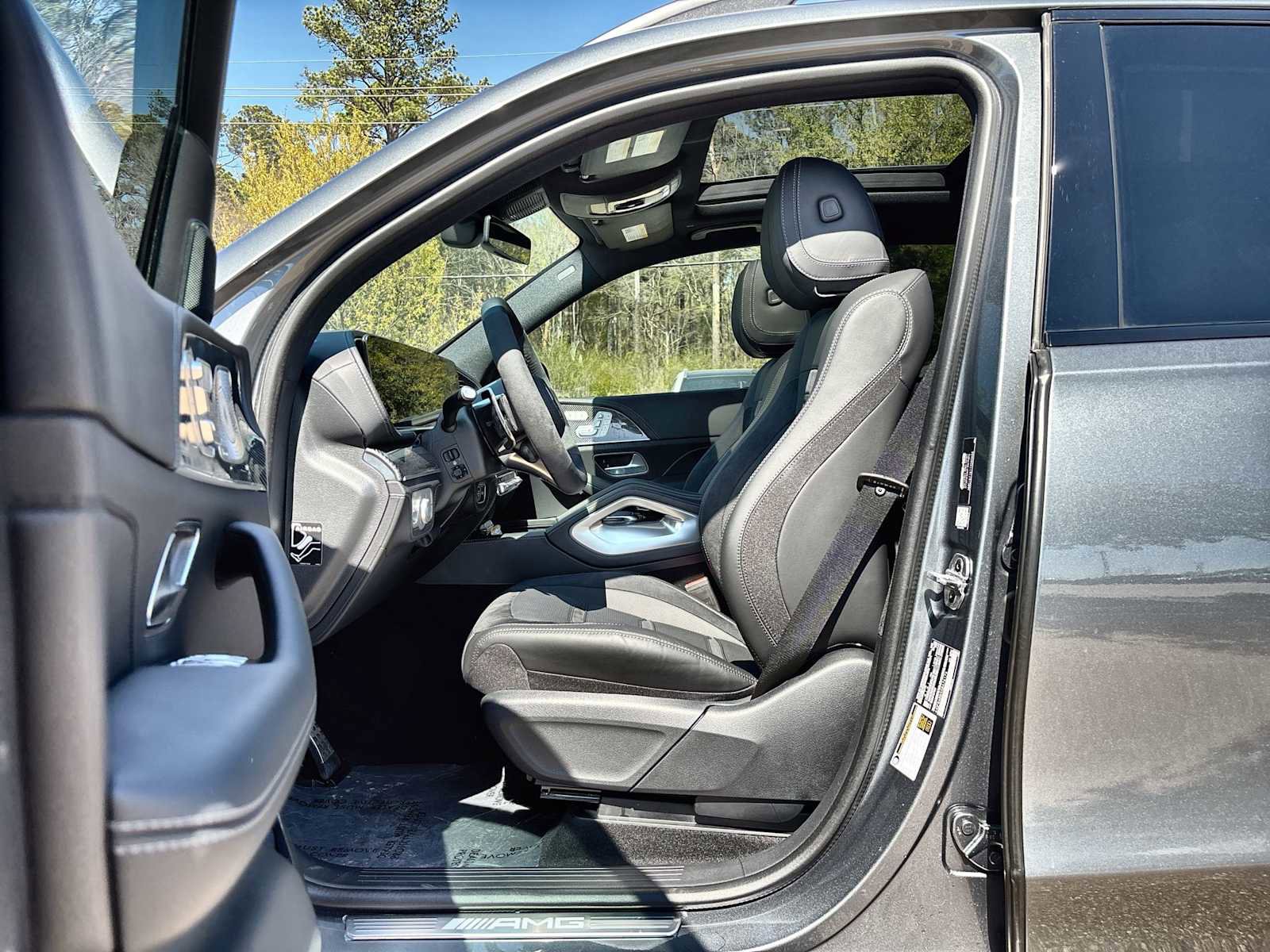 New 2025 Mercedes-Benz GLE 53 AMG 4MATIC image 2