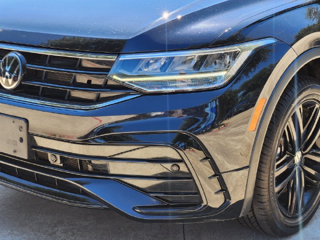 Used 2022 Volkswagen Tiguan SE R-Line FWD image 16