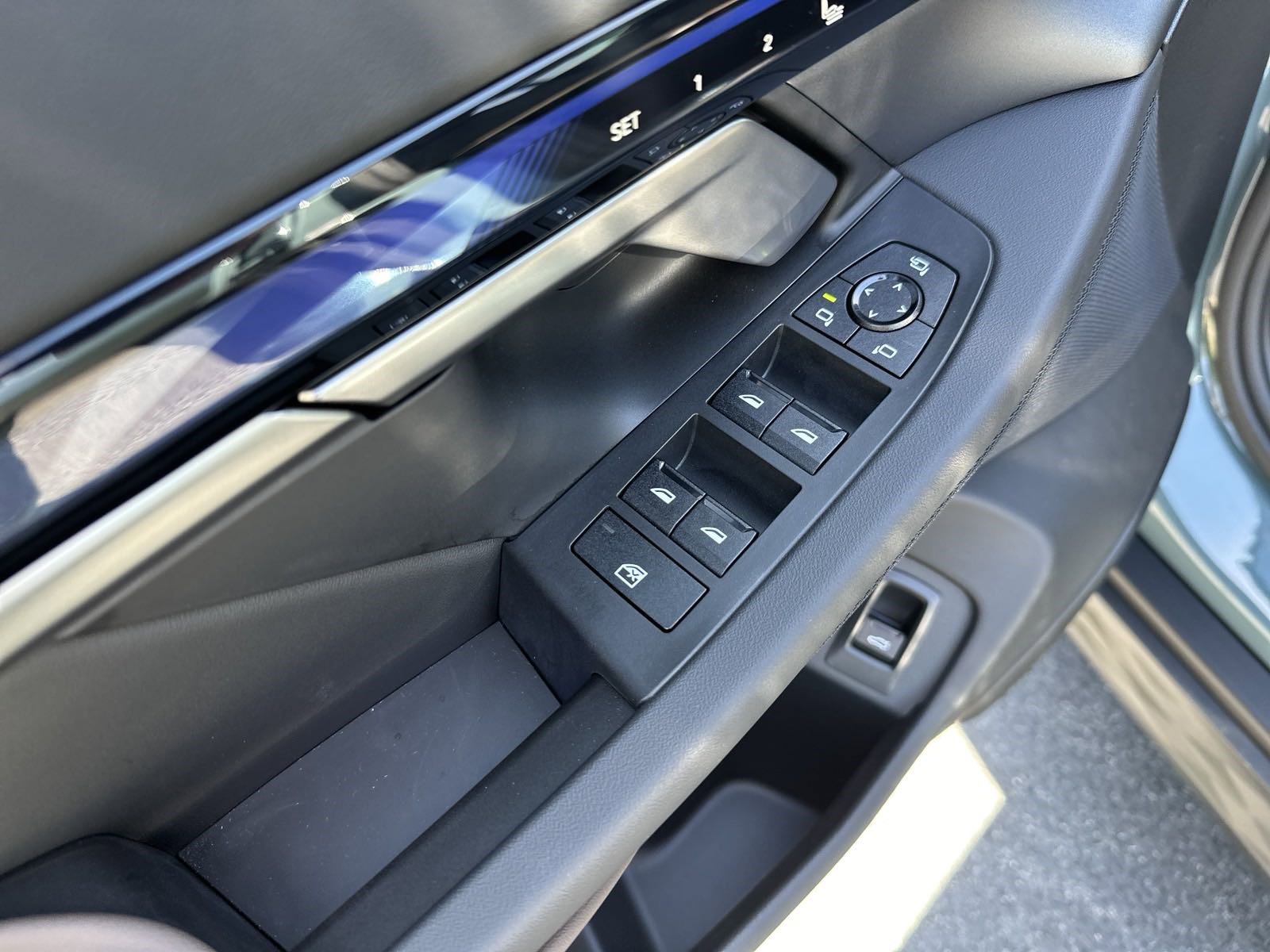 Certified 2024 BMW i5 eDrive40i w/ M Sport Package RWD image 14