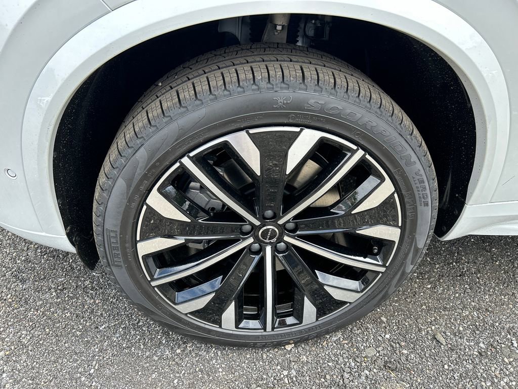 New 2026 Volvo XC90 T8 Ultra w/ Protection Package Premier AWD/4WD image 8