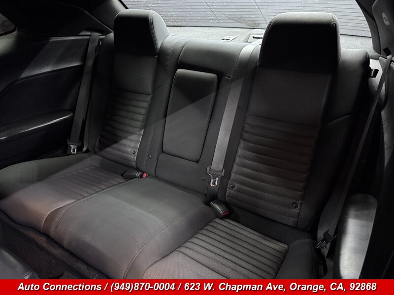 Used 2013 Dodge Challenger SXT RWD image 9