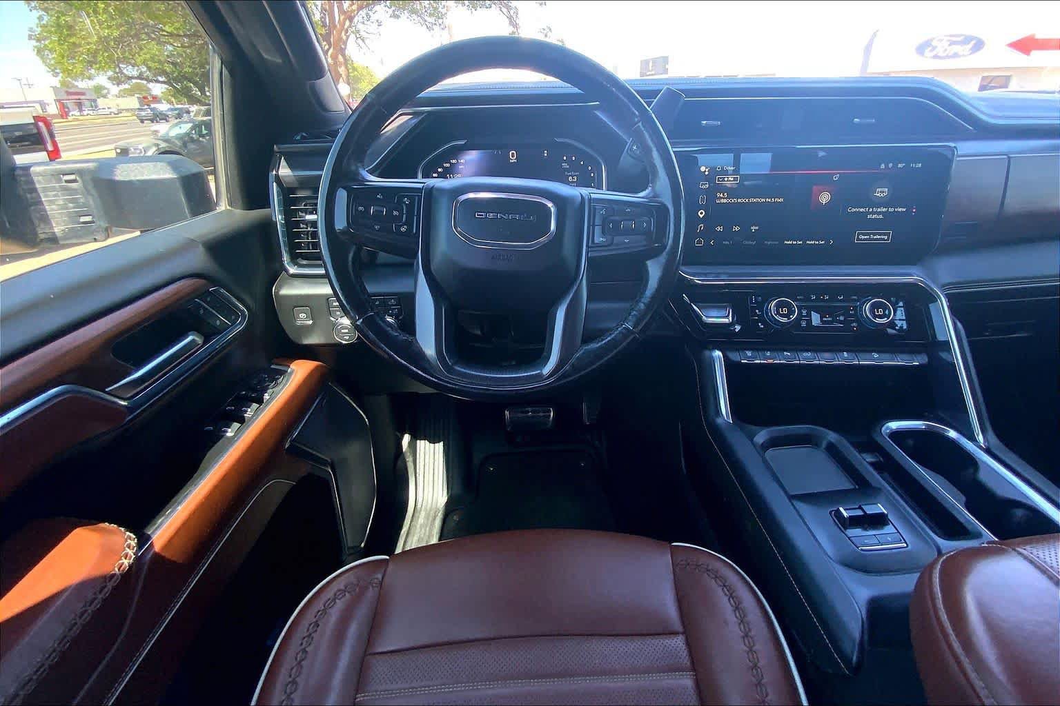Used 2024 GMC Sierra 2500 Denali Ultimate AWD/4WD image 6