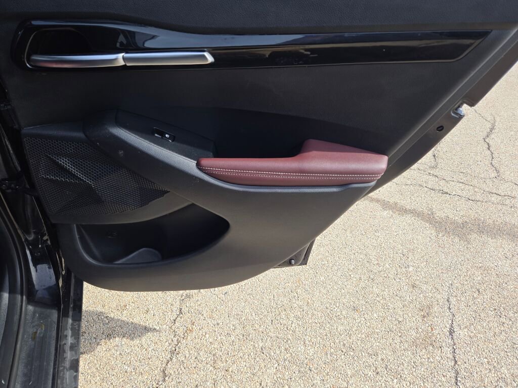 Used 2023 Kia Seltos SX image 9