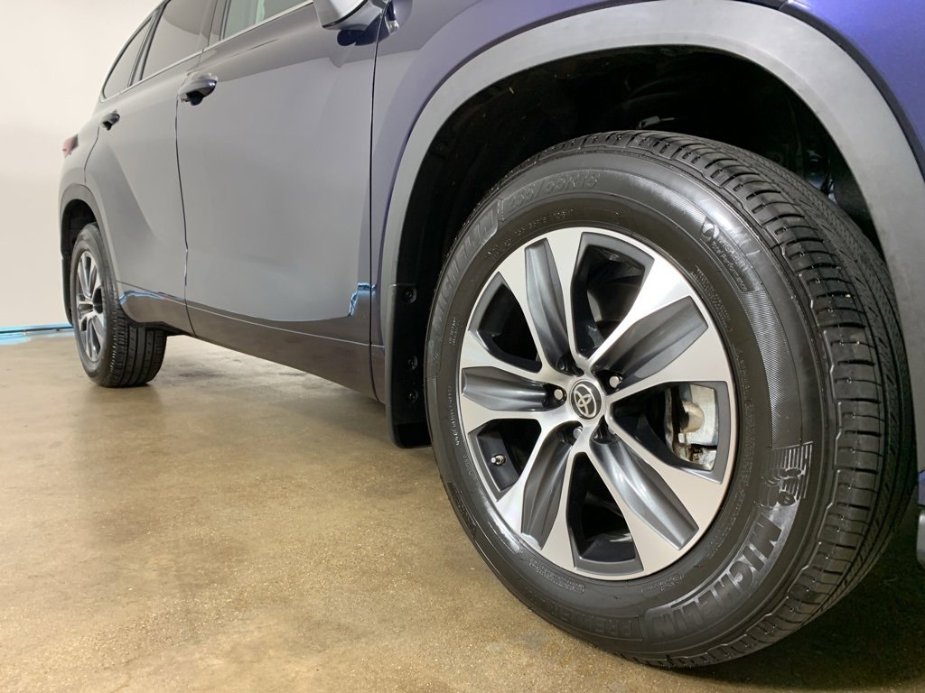 Used 2022 Toyota Highlander XLE image 43