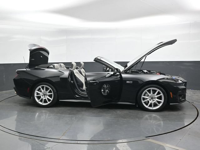Used 2025 Ford Mustang GT Premium RWD image 39
