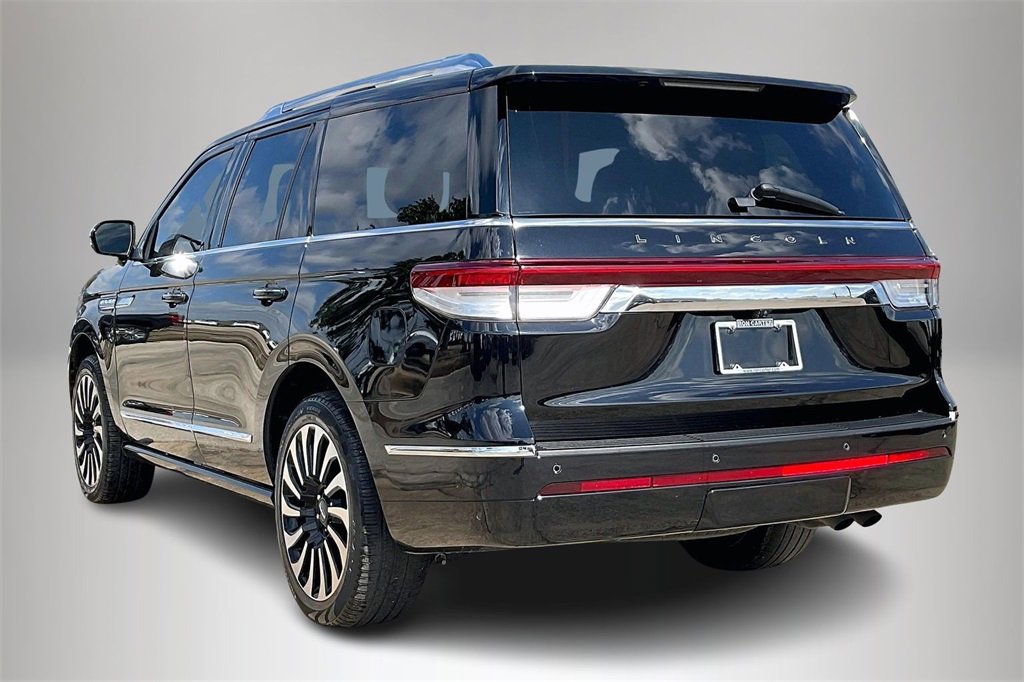 Used 2023 Lincoln Navigator Black Label image 4
