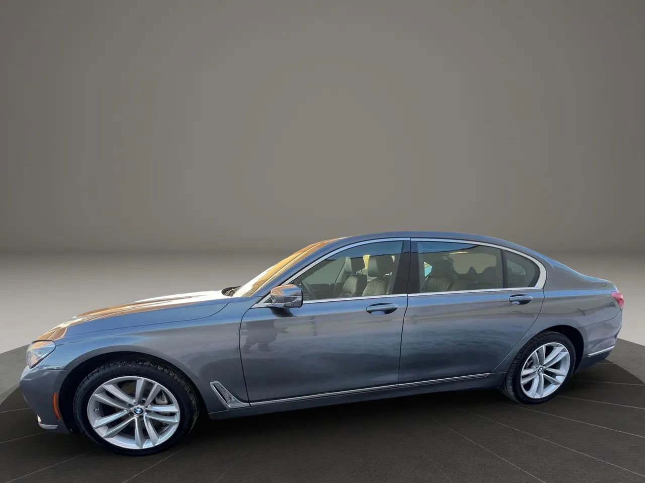 Used 2016 BMW 750i xDrive 750i xDrive Sedan 4D image 8