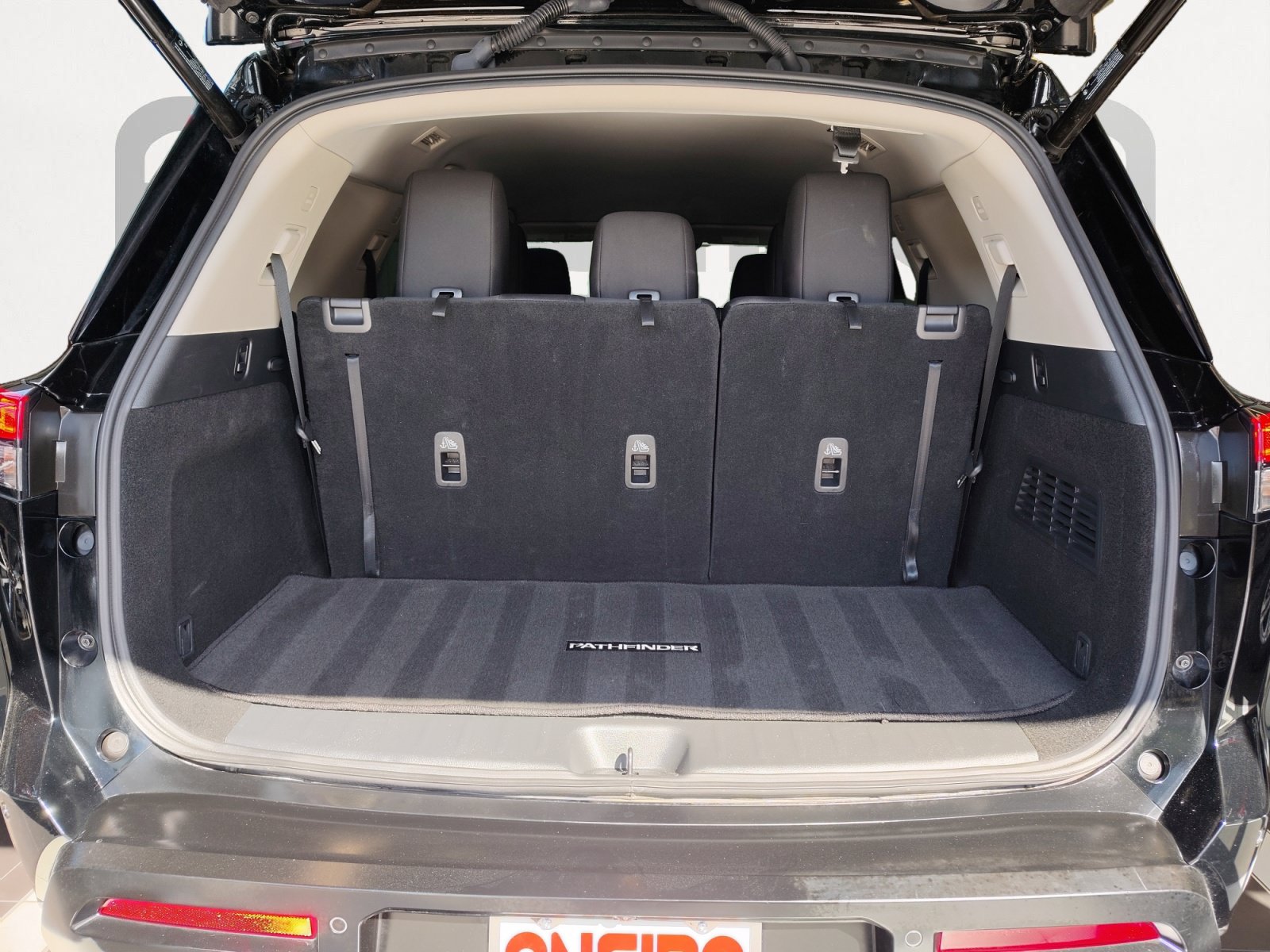 Certified 2026 Nissan Pathfinder SV FWD image 14