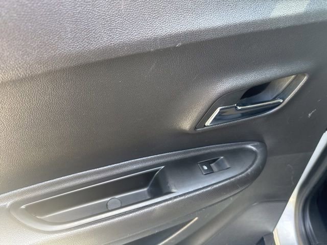 Used 2020 Chevrolet Trax LS w/ Tint and Cruise Package FWD image 24