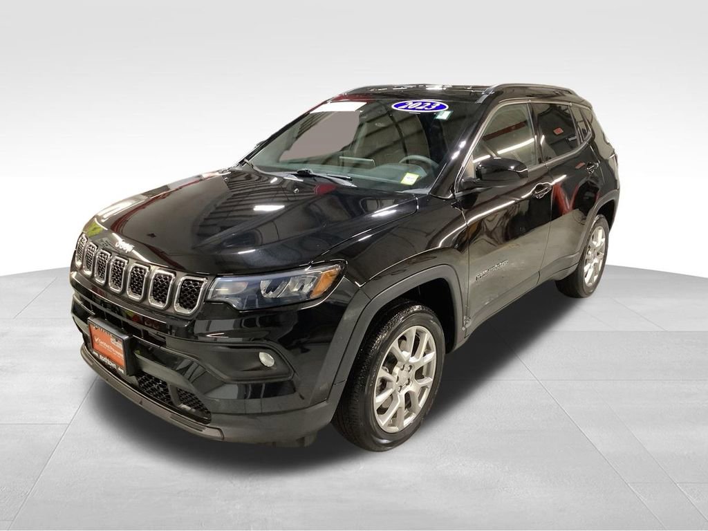 Used 2023 Jeep Compass Latitude AWD/4WD image 3