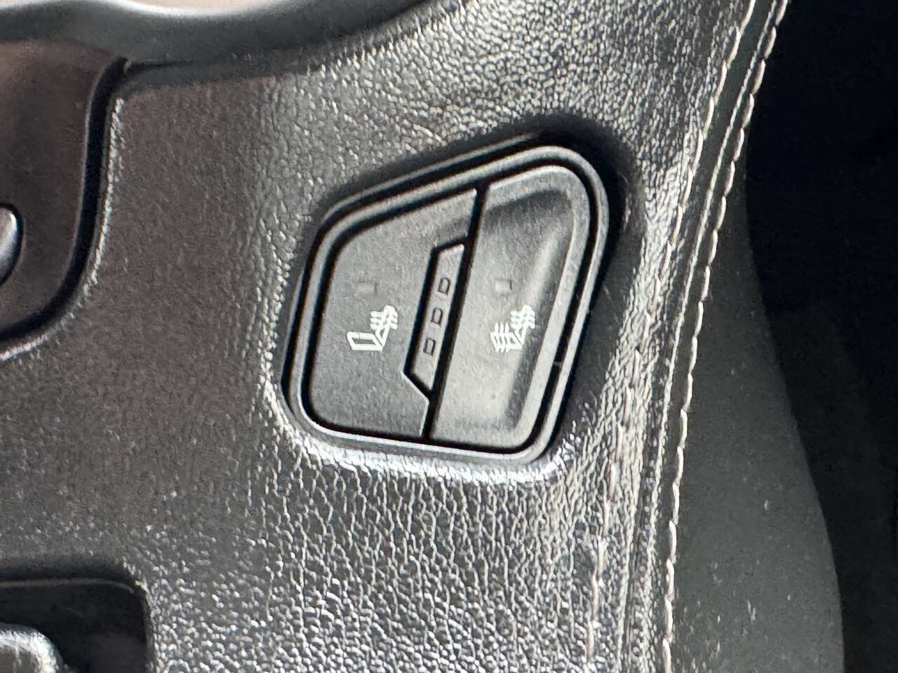 Used 2018 Chevrolet Suburban LT AWD/4WD image 65