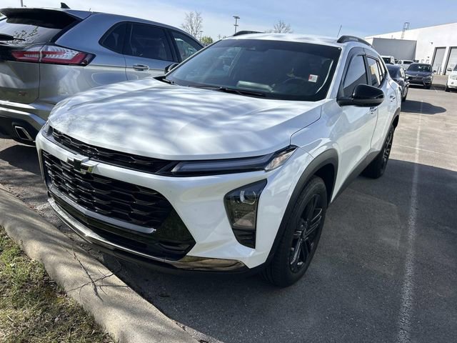 Used 2025 Chevrolet Trax ACTIV w/ Driver Confidence Package image 1