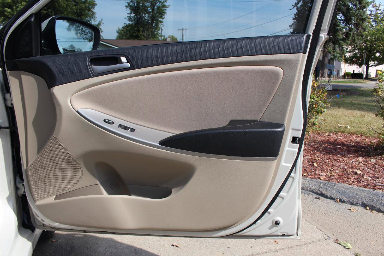 Used 2016 Hyundai Accent SE image 30