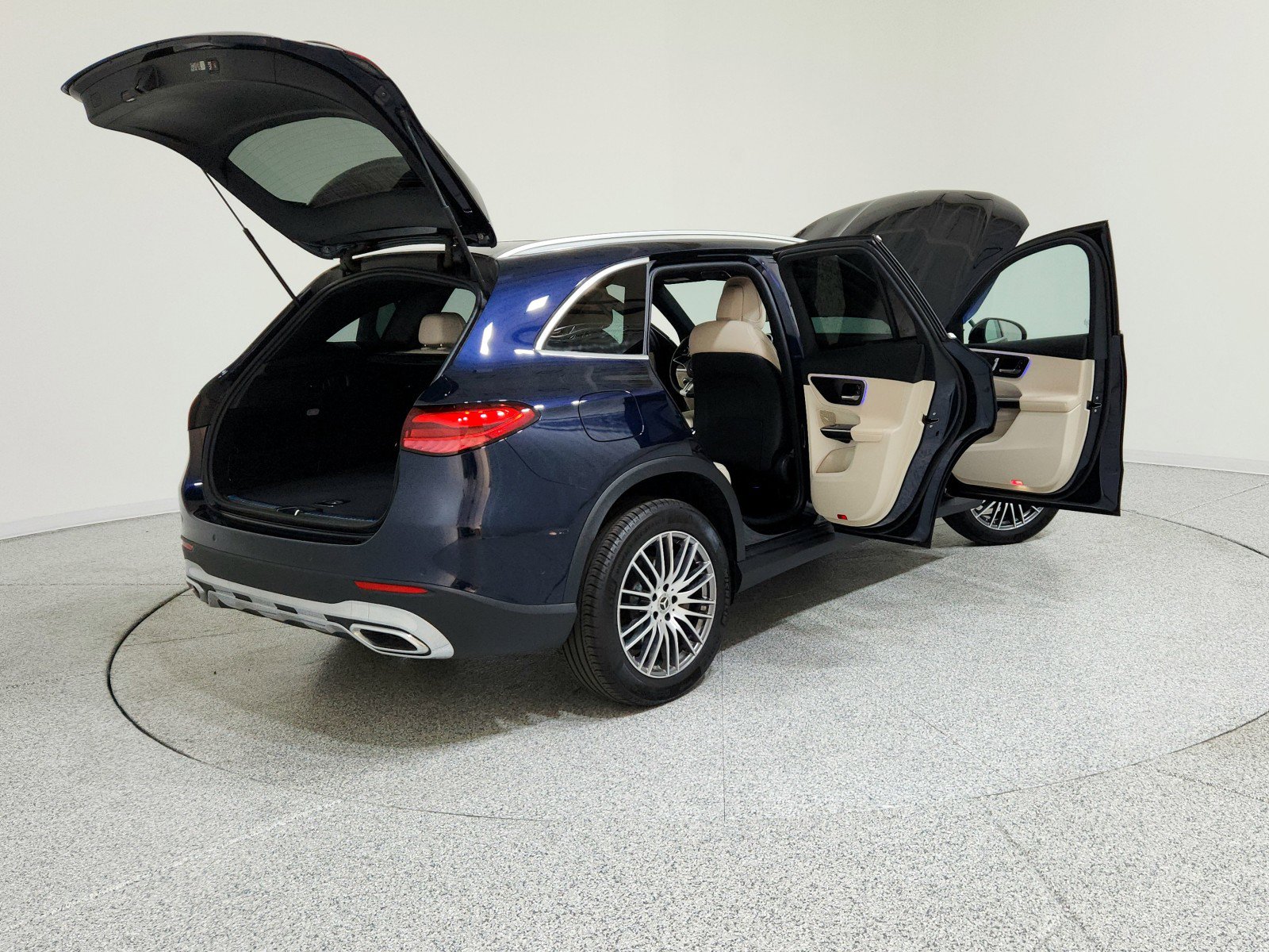 Certified 2024 Mercedes-Benz GLC 300 image 9