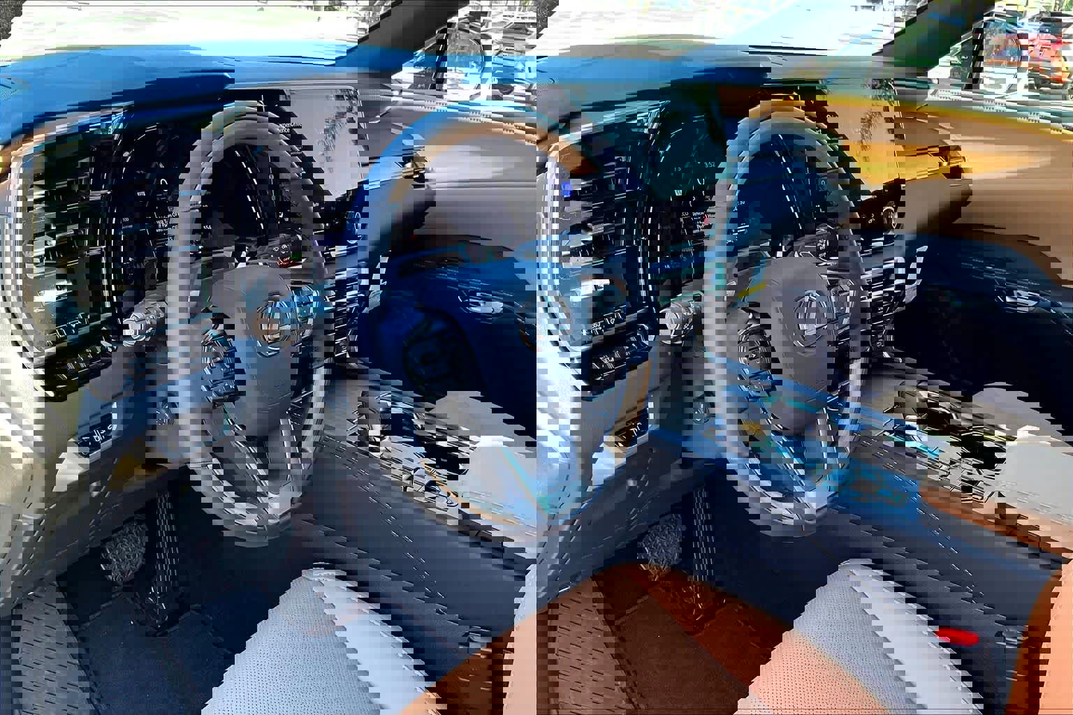 New 2026 Lexus RX 450h AWD image 10