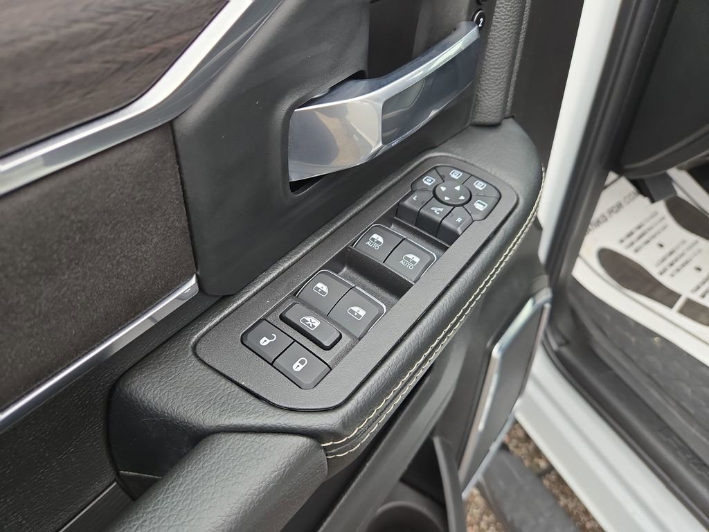 Used 2025 RAM 2500 Laramie image 13