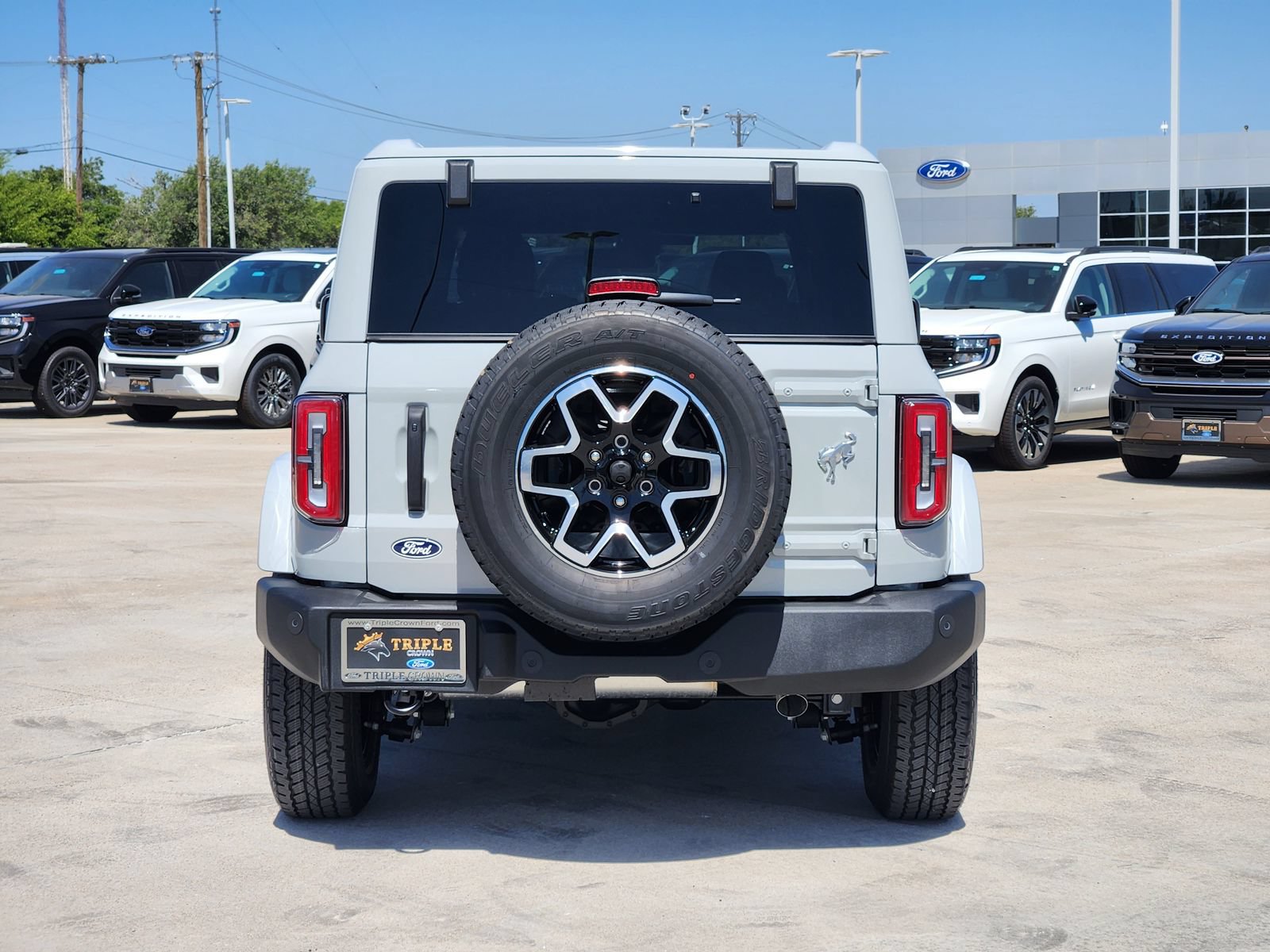 New 2026 Ford Bronco Outer Banks AWD/4WD image 8