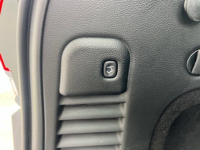 Used 2018 Jeep Grand Cherokee Limited RWD image 15