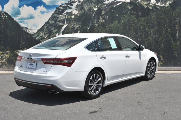 Used 2016 Toyota Avalon XLE Plus FWD image 3