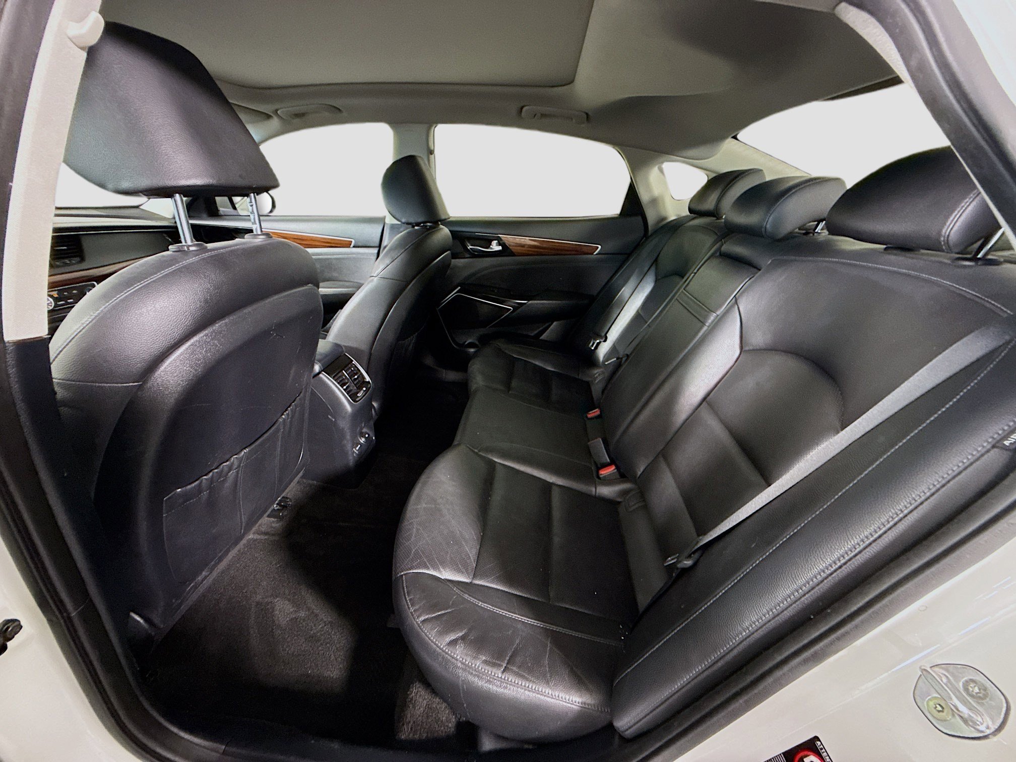 Used 2017 Kia Cadenza Technology image 25