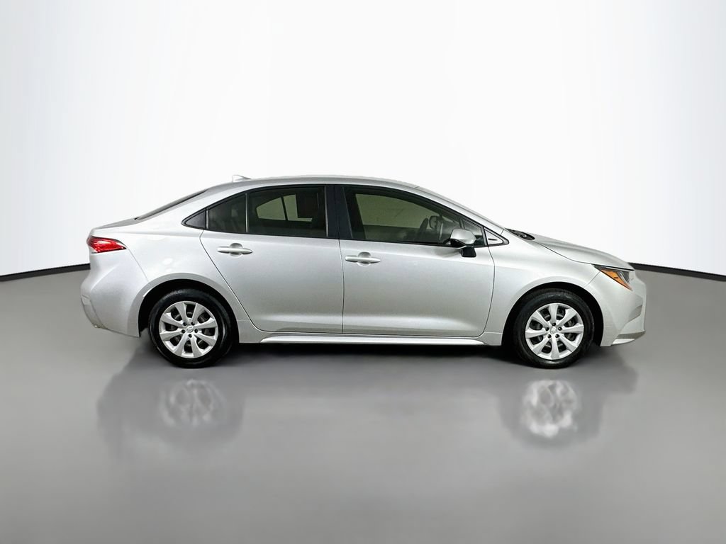 Used 2020 Toyota Corolla LE FWD image 7