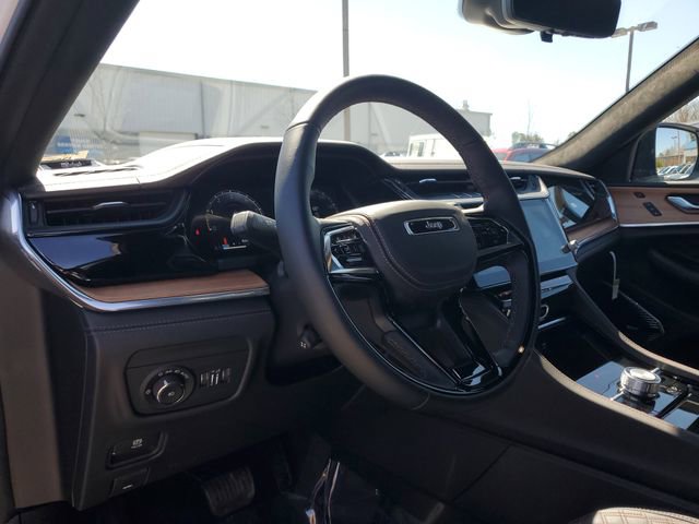 New 2026 Jeep Grand Cherokee Summit image 21