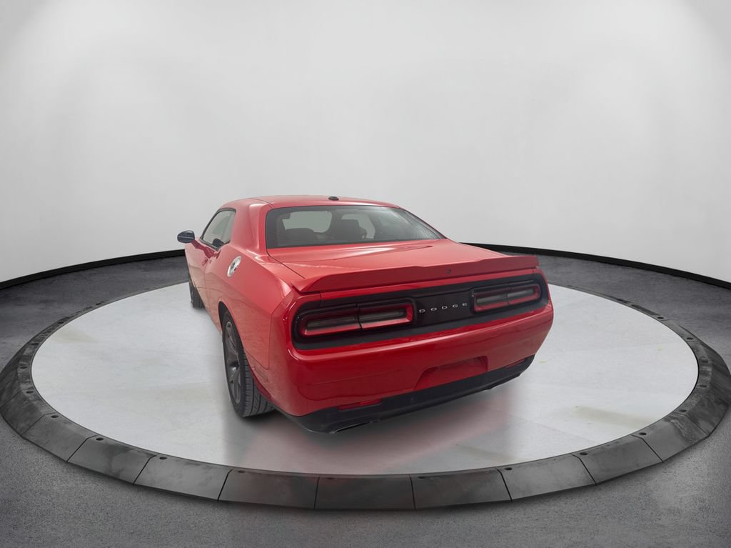 Used 2019 Dodge Challenger R/T RWD image 8