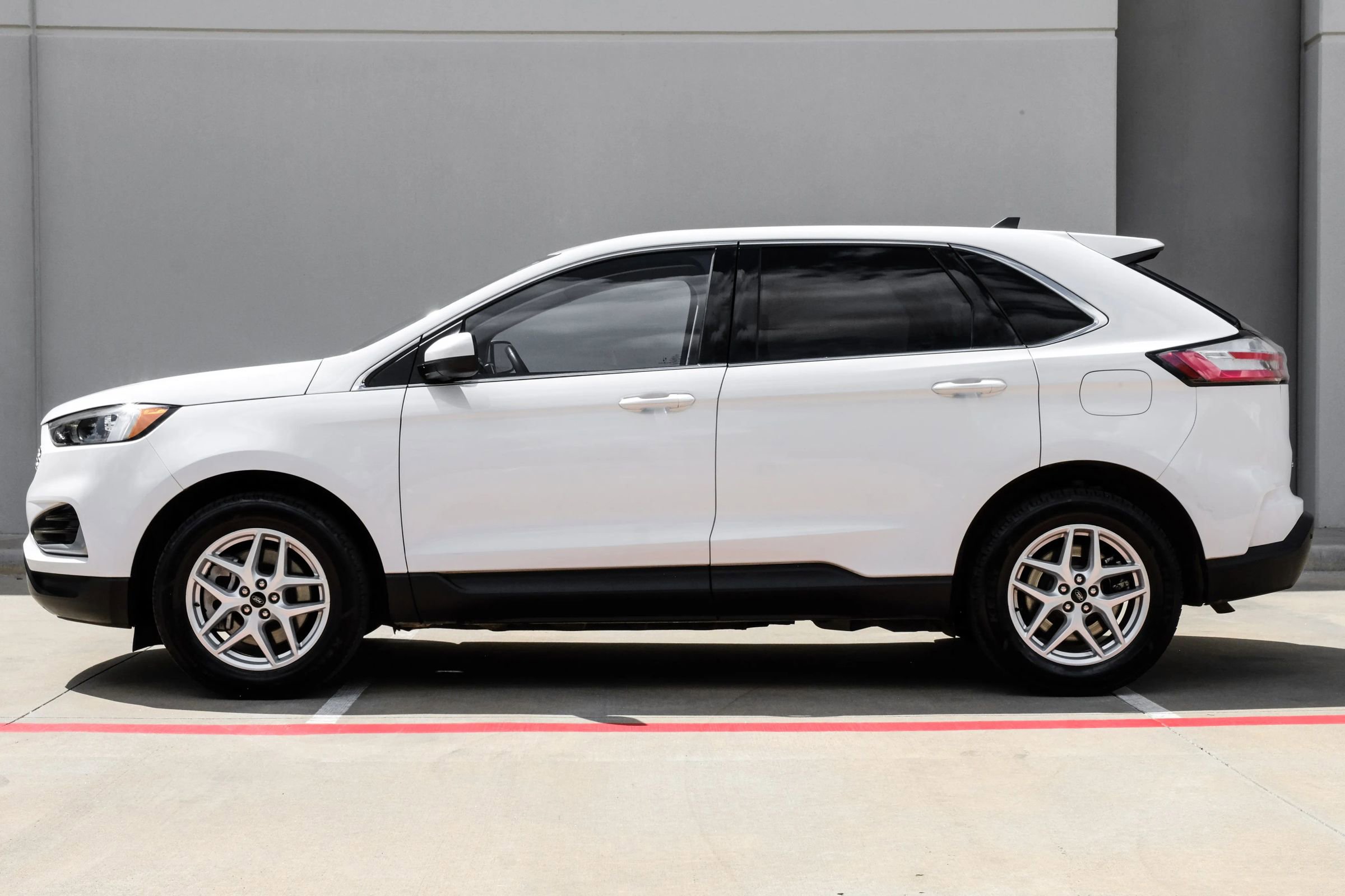 Used 2024 Ford Edge SEL image 12