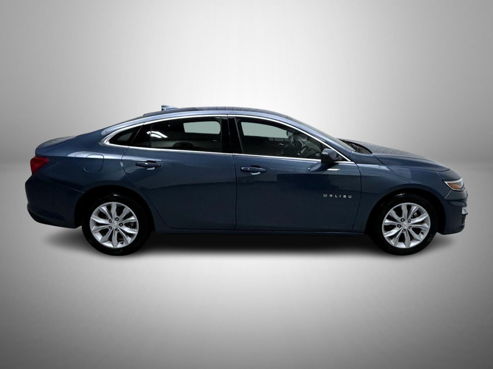 Used 2025 Chevrolet Malibu LT FWD image 4
