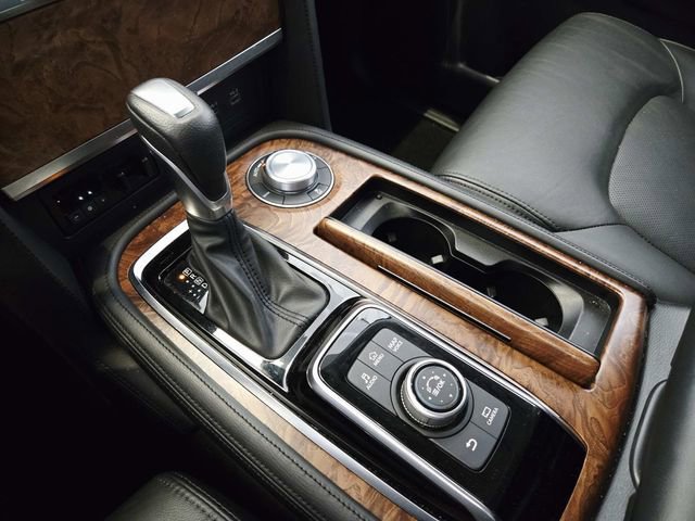 Used 2024 Nissan Armada SL w/ Captain's Chairs Package image 29