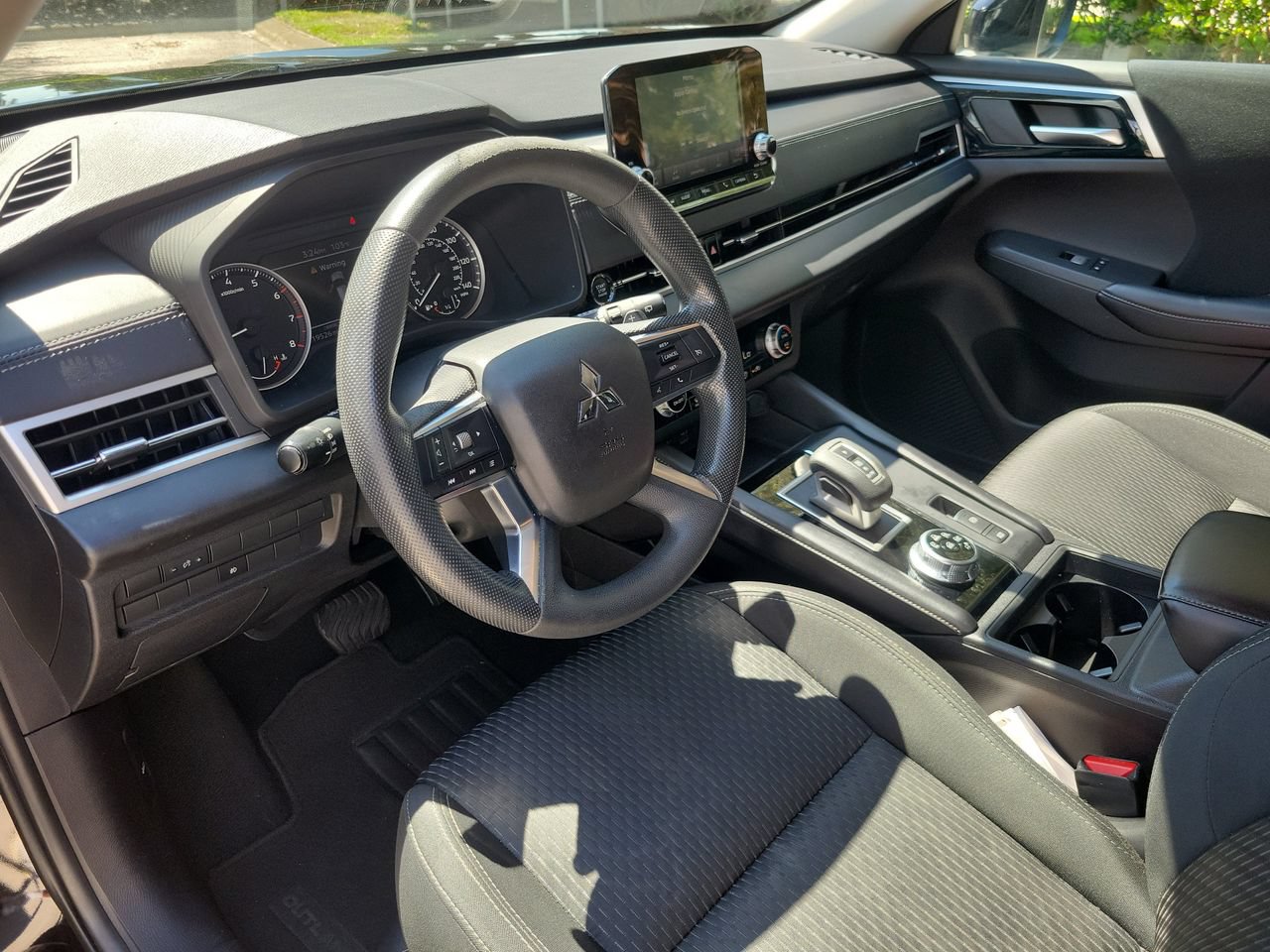 Used 2022 Mitsubishi Outlander ES FWD image 14