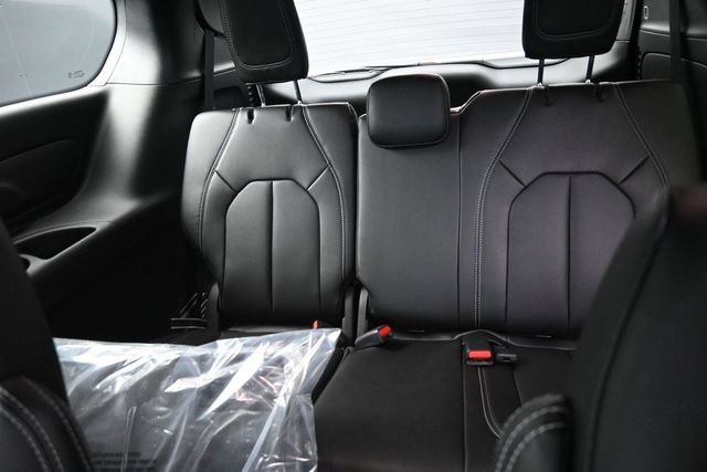 New 2027 Chrysler Pacifica Select AWD/4WD image 36