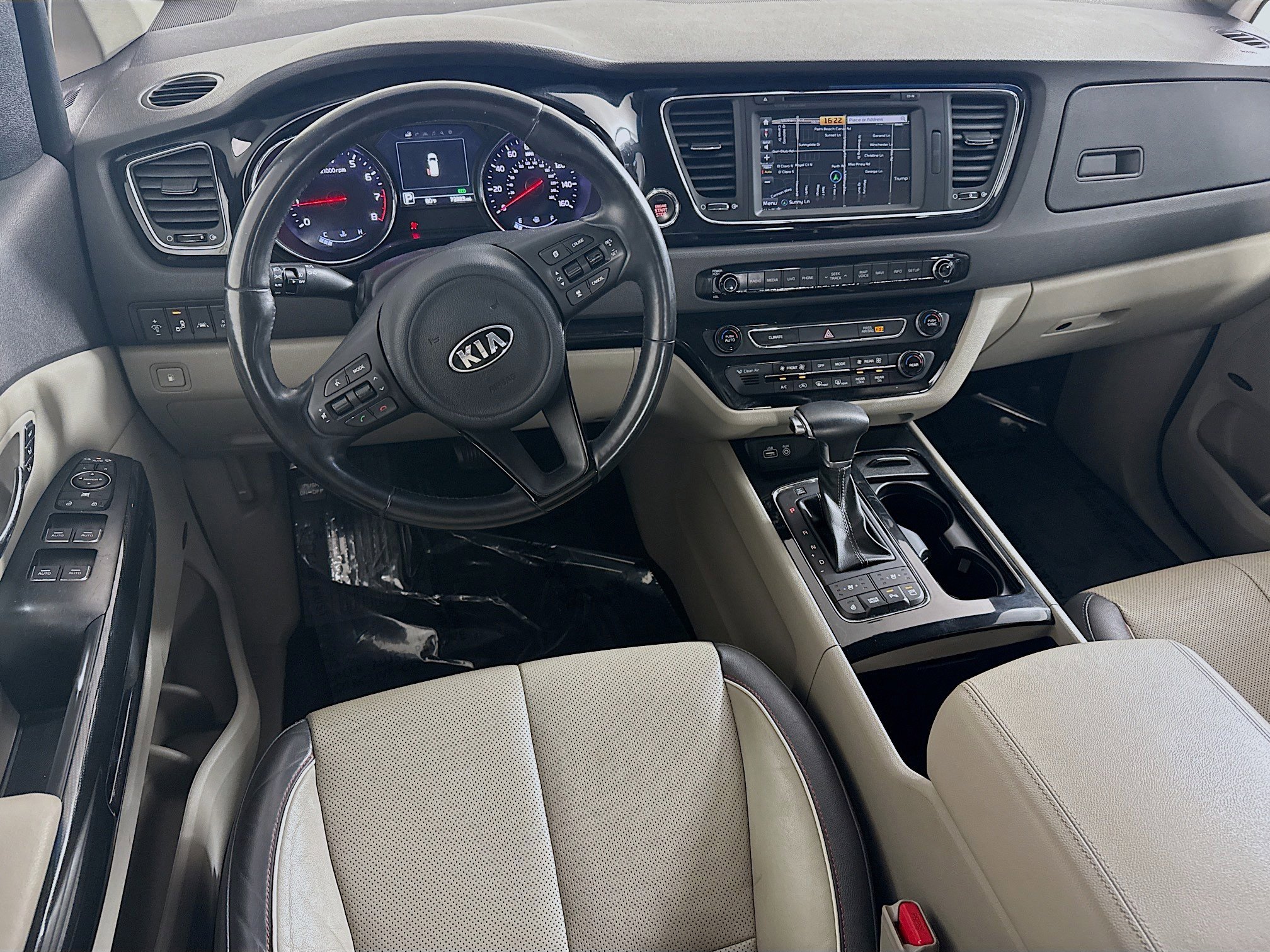 Used 2018 Kia Sedona SX image 17
