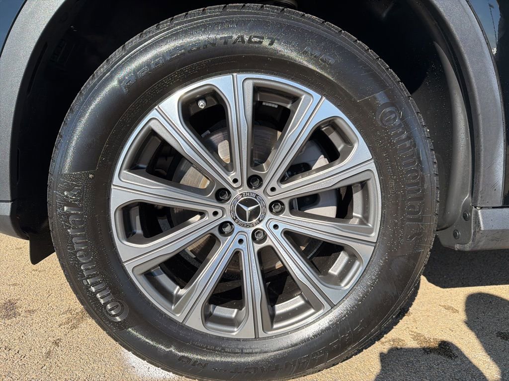 Used 2024 Mercedes-Benz GLC 300 4MATIC image 9