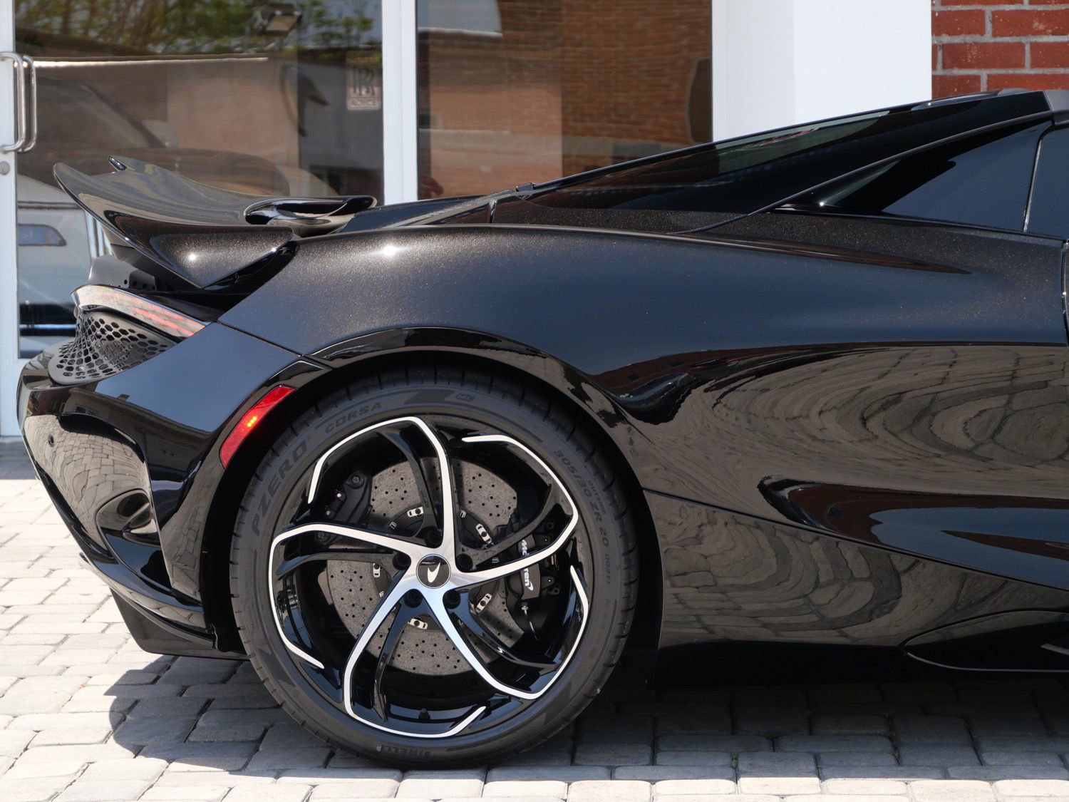 Used 2024 McLaren 750S Spider image 24