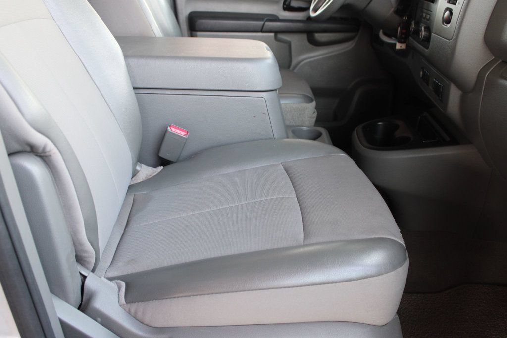 Used 2016 Nissan NV 3500 SV w/ SV Technology Package RWD image 10