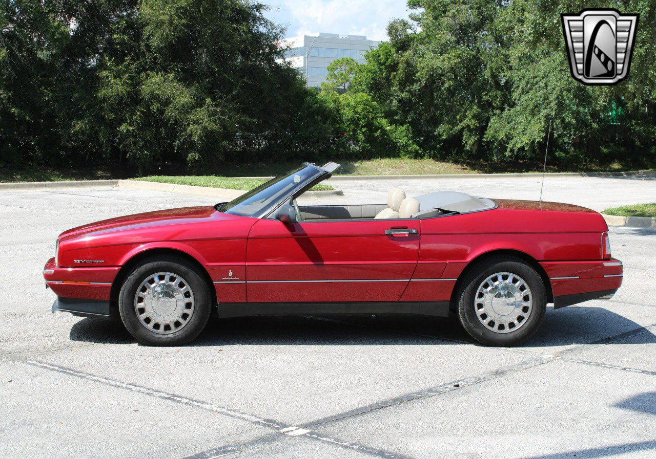 Used 1993 Cadillac Allante image 3