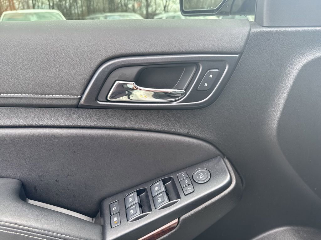 Used 2019 GMC Yukon XL SLT w/ Graphite Performance Edition image 12