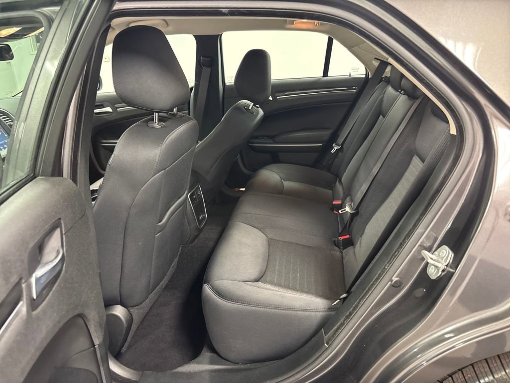 Used 2022 Chrysler 300 Touring w/ Sport Appearance Package image 40