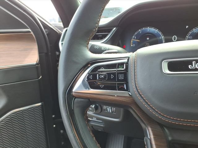 Used 2024 Jeep Grand Cherokee L Summit w/ Advanced Protech Group IV AWD/4WD image 20