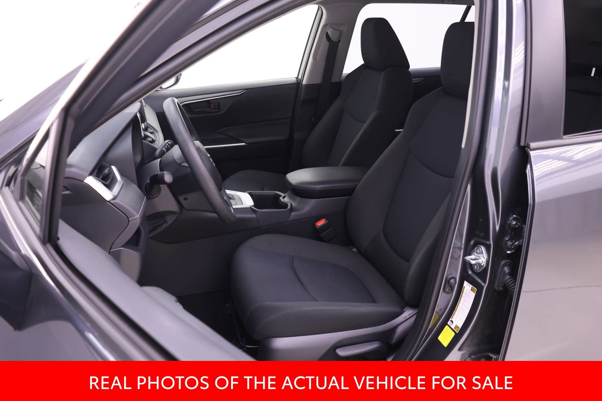 Certified 2025 Toyota RAV4 LE AWD/4WD image 4