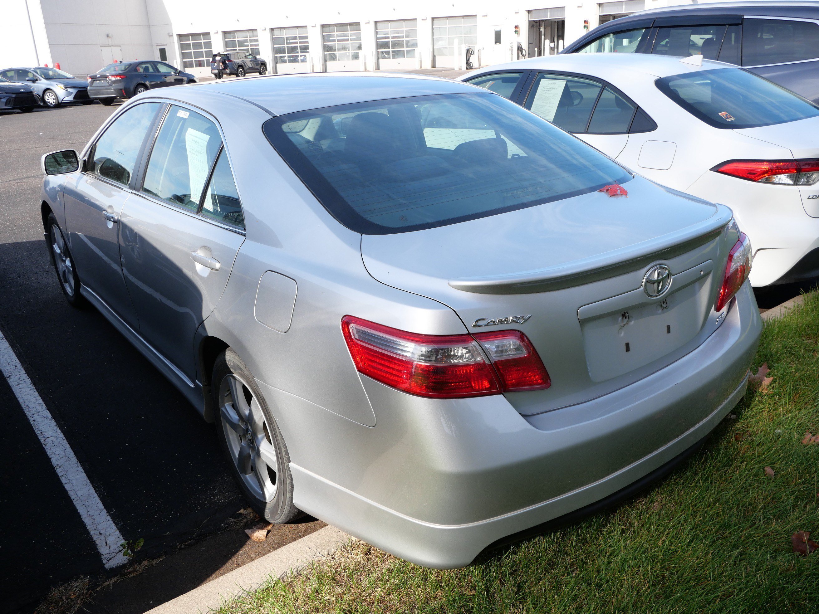 Used 2008 Toyota Camry SE FWD image 8