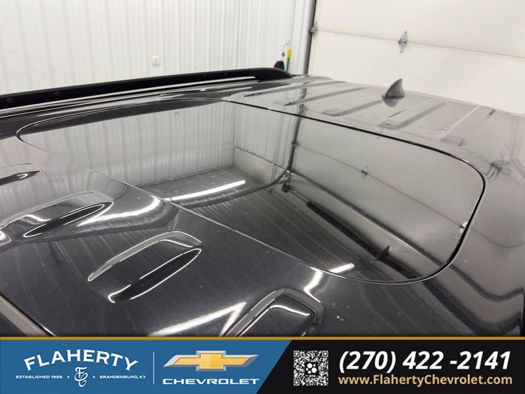 Used 2023 Chevrolet Traverse LT w/ LT Premium Package AWD/4WD image 38