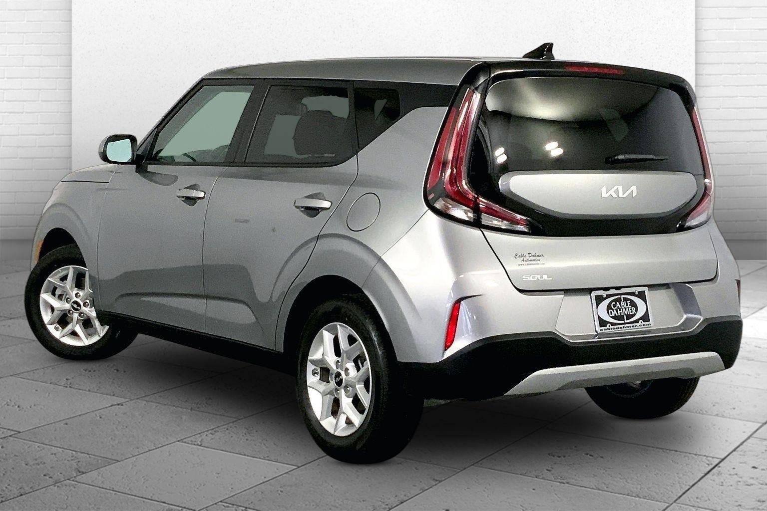 Certified 2025 Kia Soul LX FWD image 11